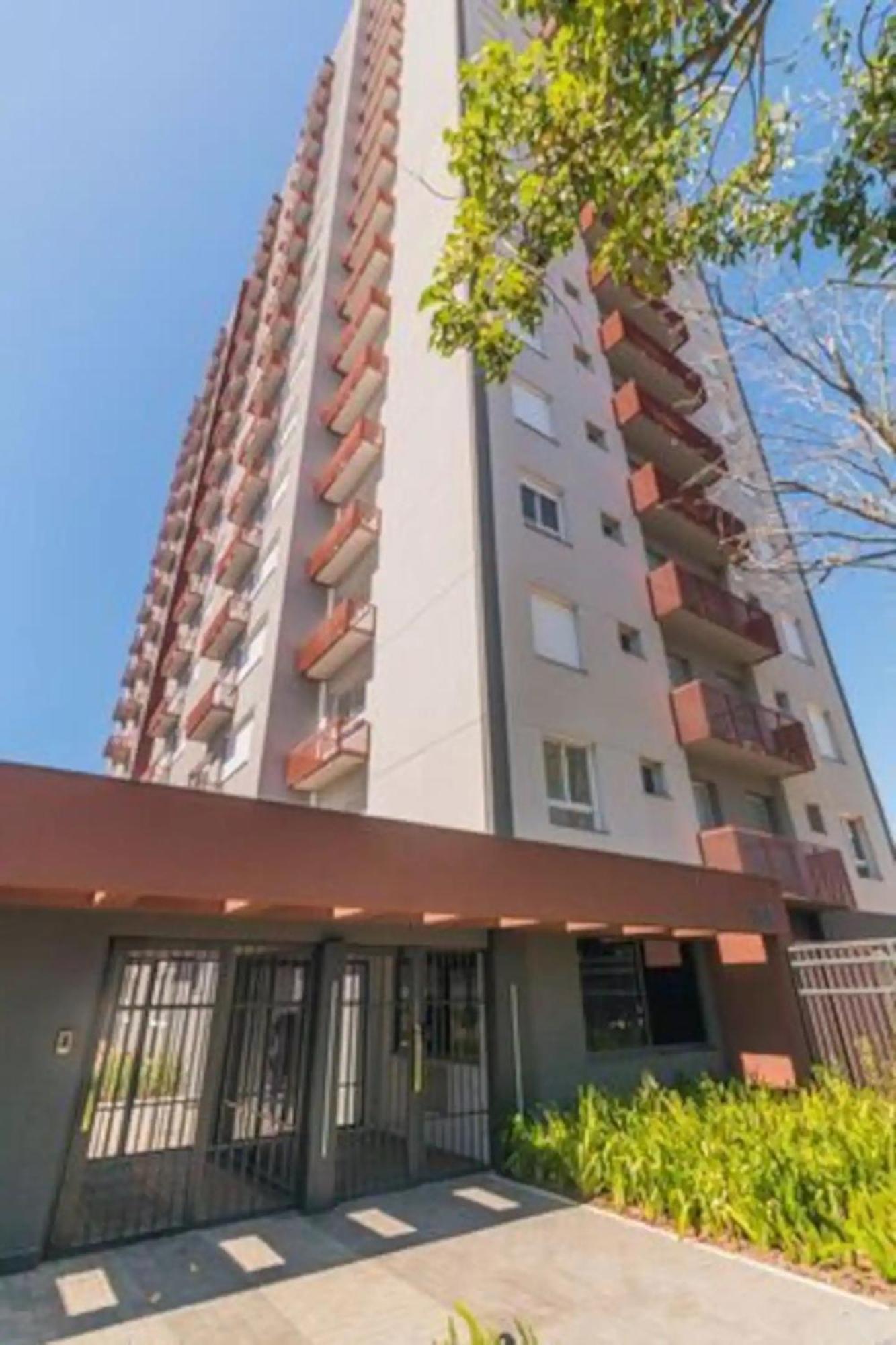 Studio Lux Ao Lado Da Puc Com Netflix Porto Alegre Luaran gambar